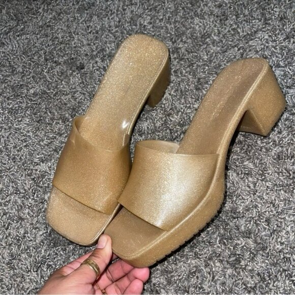 STEVE MADDEN Gold Metallic Slip-on Sandal Heels Sz8M - Picture 1 of 7